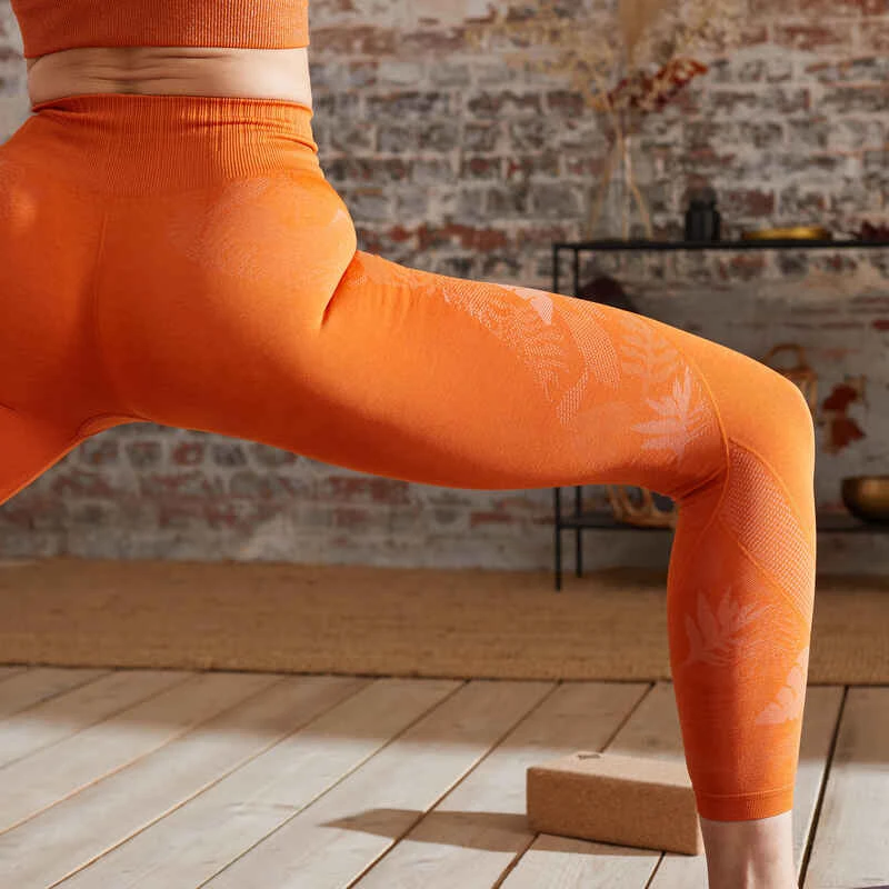 LEGGING 7/8 YOGA DYN SANS COUTURES ORANGE 5 LEGGING 7/8 YOGA DYN SANS COUTURES ORANGE – Image 5