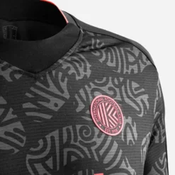Kipsta MAILLOT DE FOOTBALL VIRALTO II MANCHES COURTES NOIR, GRIS & ROSE -Sportmania maillot de football viralto ii manches courtes noir gris rose 4