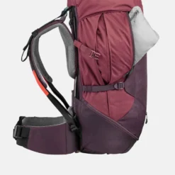 Sac à Dos De Trekking Femme 50 L - MT 100 EASYFIT -Sportmania sac a dos de trekking en montagne femme trek 100 easyfit 50l rouge jed 11