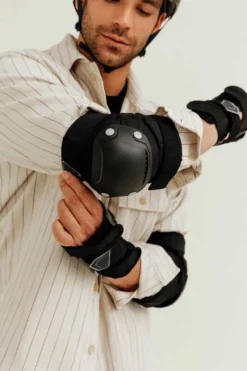 Set 3x2 Protections Roller Adulte FIT500 Noir Gris -Sportmania set 3 protections roller adulte fit500 noir gris 19