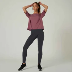 T-shirt Loose Fitness Femme - 520 Violet Raisin -Sportmania t shirt fitness manches courtes large col rond coton femme 520 loose raisin 2