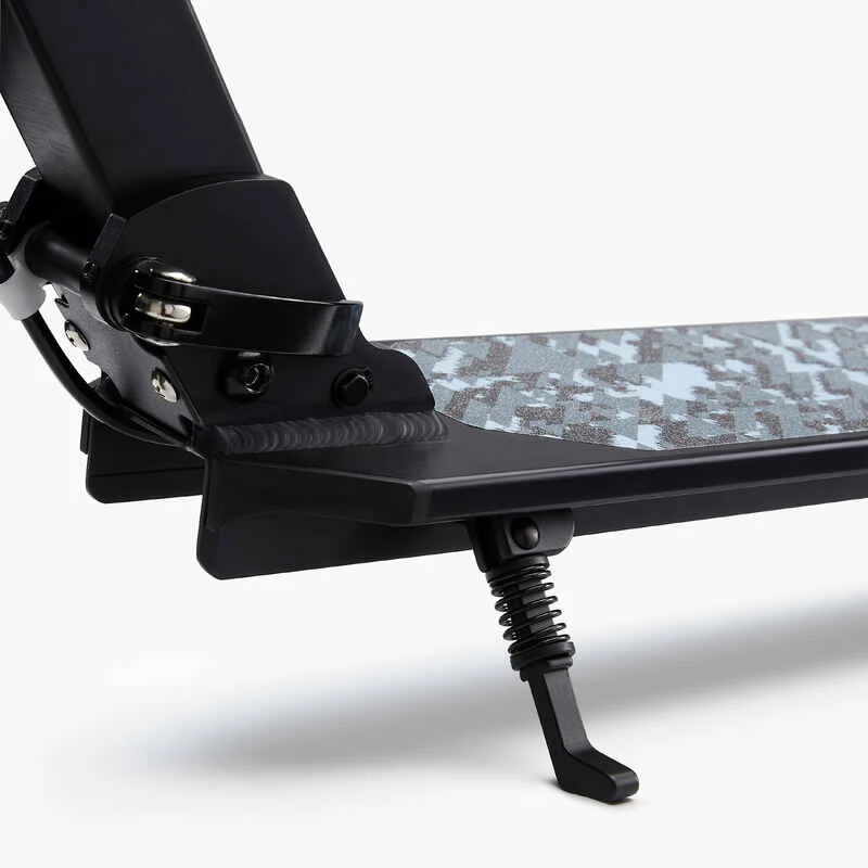 TROTTINETTE ENFANT MID5 AVEC FREIN AU GUIDON ET SUSPENSION GREY BLUE 8 TROTTINETTE ENFANT MID5 AVEC FREIN AU GUIDON ET SUSPENSION GREY BLUE – Image 8